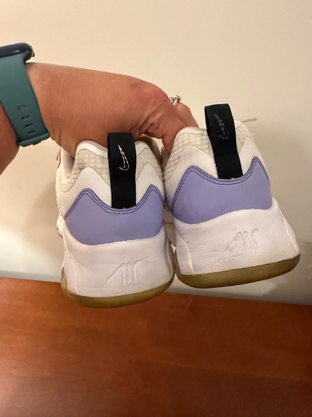 Nike women’s 7.5 air max 200 off white, purple, pink